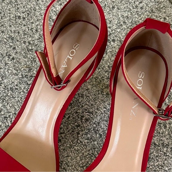 Red Heels - Picture 4 of 4